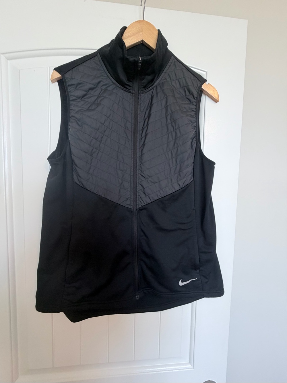 Nike Running Essential Quilted Vest Women’s Large Black Full Zip Reflective